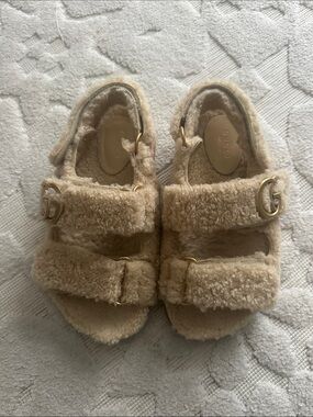 Gucci Marmont sherpa dad sandals in beige size 36